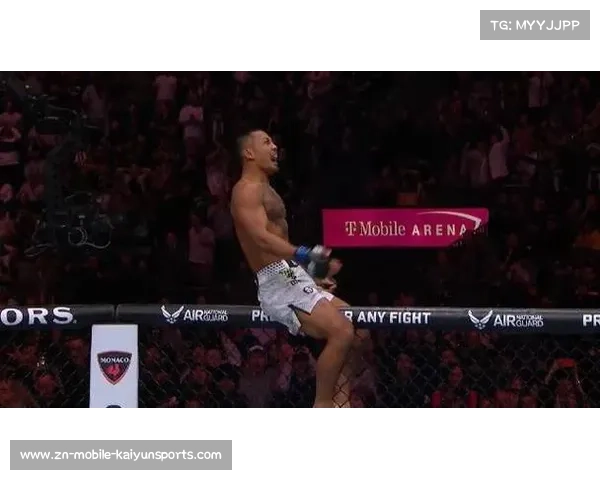 00后新星约书亚·范首回合TKO潘托加，成亚洲首位UFC男子冠军